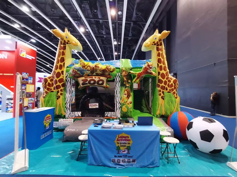 Leisure Activity® Menghadirkan Kebun Binatang ke IAAPA EXPO ASIA dengan Kastil Bouncy Tiup sepanjang 4m yang Menakjubkan Leisure Activity® Menghadirkan Kebun Binatang ke IAAPA EXPO ASIA dengan Kastil Bouncy Tiup sepanjang 4m yang Menakjubkan